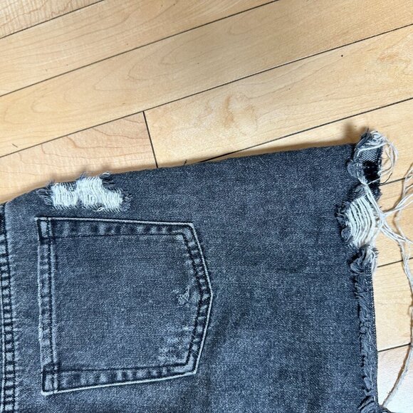 URBAN OUTFITTERS BDG Grey Black Denim Distressed Jean Mini Skirt Size small - Picture 8 of 12